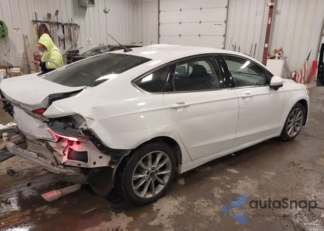 2017 Ford Fusion Se z USA, uszkodzony, nr VIN 3FA6P0H71HR200281